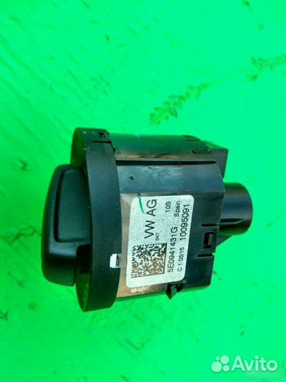 Переключатель света фар Skoda Octavia A7