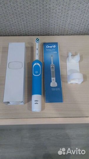 Электрическая зубная щетка Oral-b