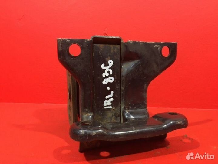 Опора двигателя левая Hyundai Santa Fe 1 D4EA 2.0