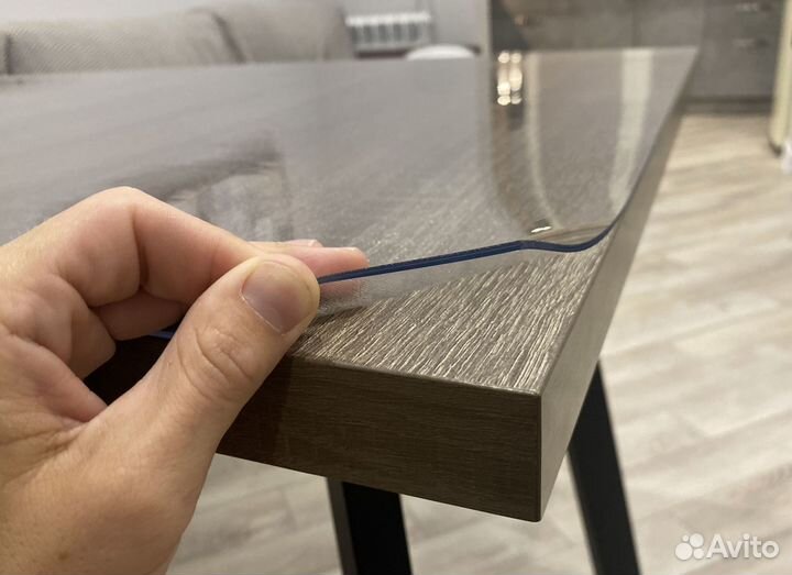 Мягкое стекло для защиты деревянного стола