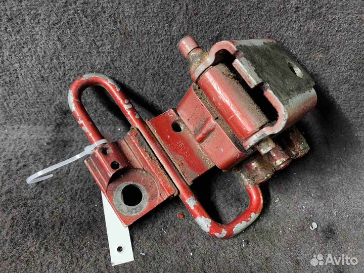 Петля двери Audi B6 (2000—2006) 8E0 831 411 E