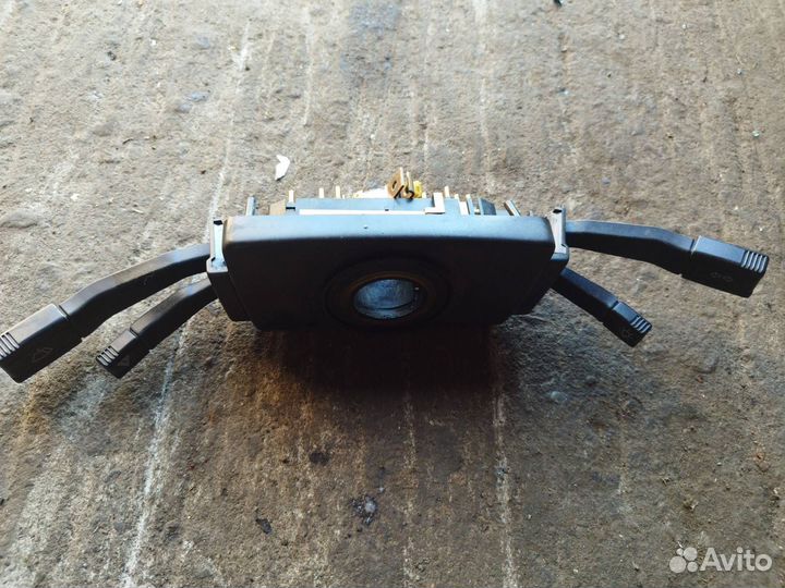 Переключатель подрулевой (стрекоза) Audi 100 С3