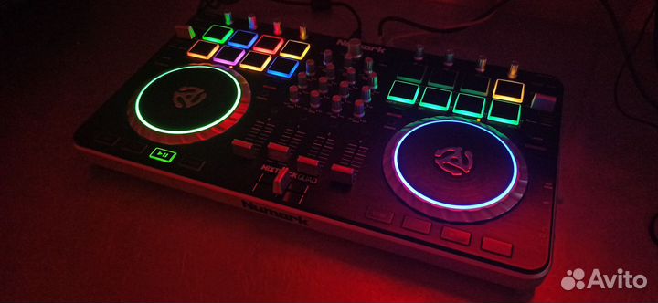 Dj контроллер Numark Mixtrack Quad 4 канала