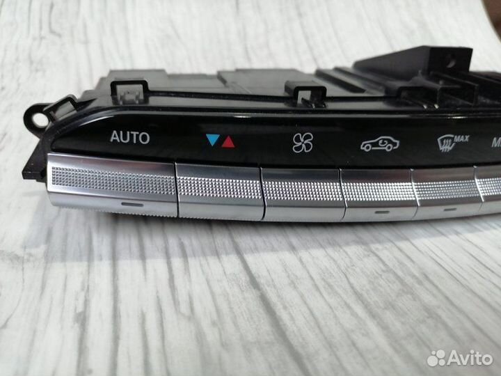 Блок управления климат-контролем Mercedes W222
