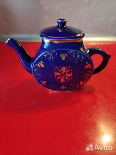 Фарфоровые чайные, кофейные чашки