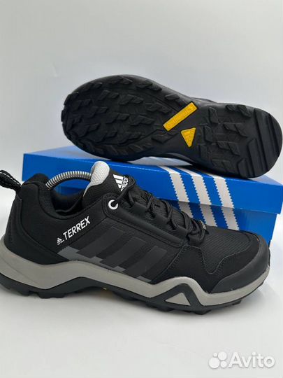 Кроссовки adidas terrex