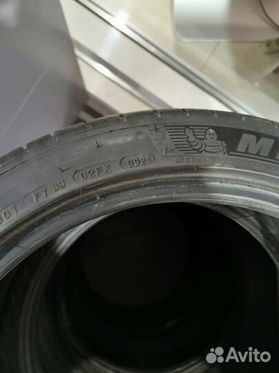 Michelin Pilot Sport 4 235/40 R18 89T