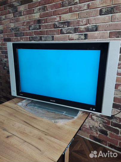 Телевизор Philips бу 106 см