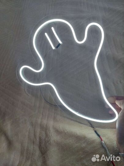 Неоновая вывеска готовая
