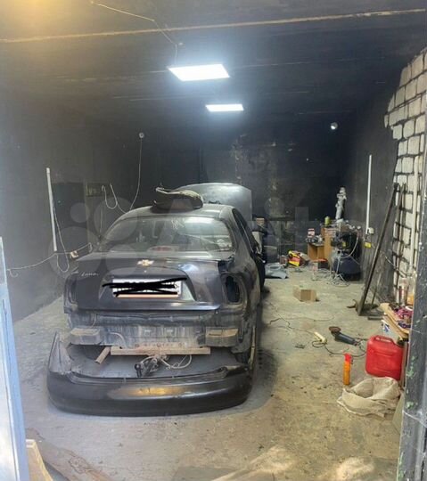 Гараж, > 30 м²