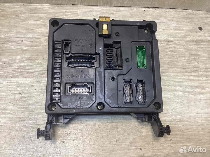 Блок предохранителей Volkswagen Sharan