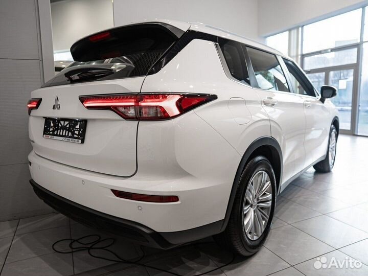Mitsubishi Outlander 2.5 CVT, 2023