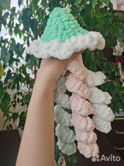 Вязаная медуза амигуруми