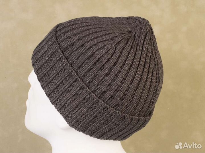 Зимняя мужская шапка