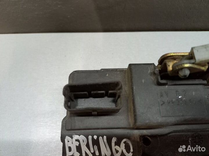 Замок двери правый Citroen Berlingo 2007