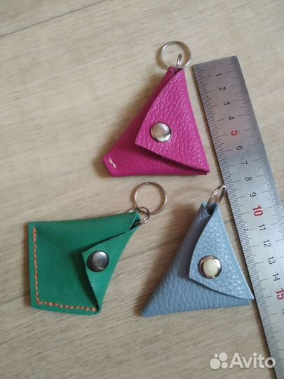 Брелок из натур кожи 