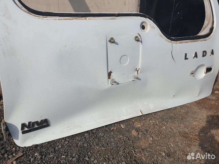 На Тревал задний бампер, задн. дверь багажника