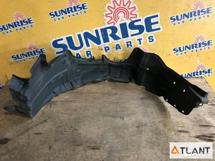 Подкрылок передний правый toyota tank