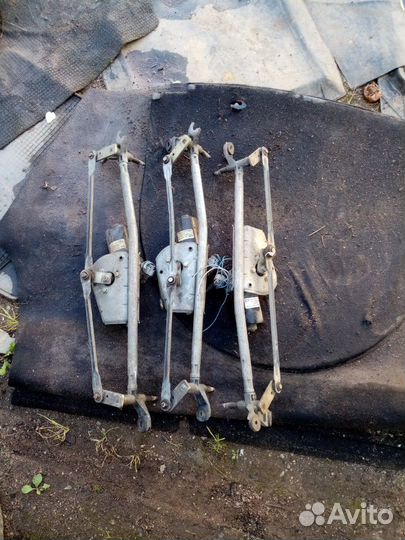 Трапеция стеклоочистителя от Тойота Авенсис 1