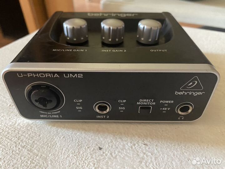 Звуковая карта behringer U-phoria UM2