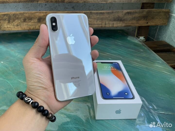 iPhone X, 64 ГБ
