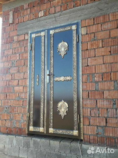 Кованая дверь входная