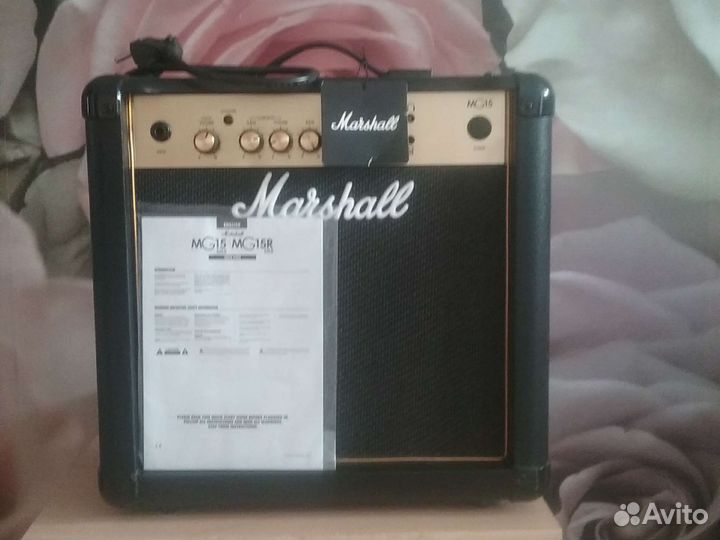 Электрическая гитара, усилитель, чехол, подставка