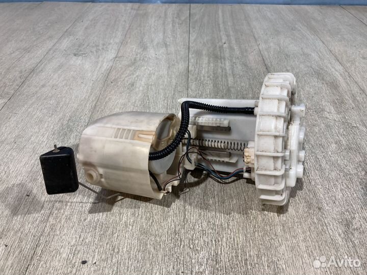 Бензонасос топливный Toyota Corolla E150 / Auris