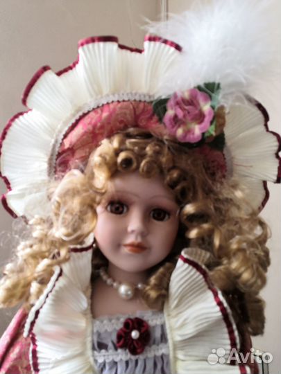 Кукла фарфоровая коллекционная