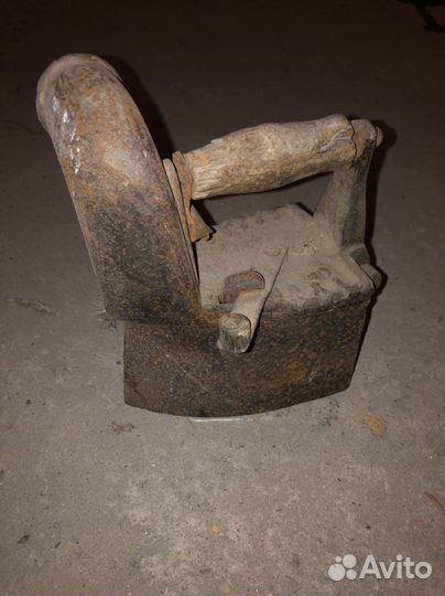 Старинный утюг