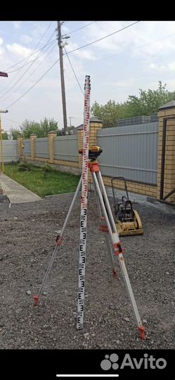 Оптический нивелир