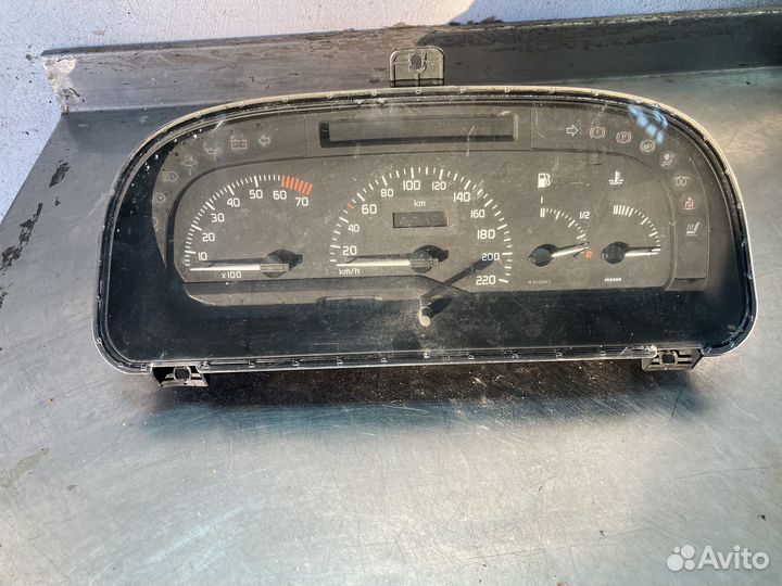 Щиток приборов renault laguna 1