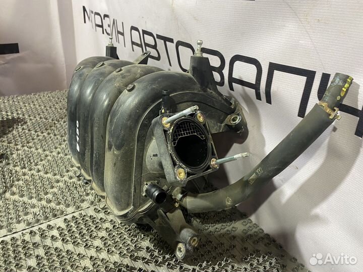 Впускной коллектор Toyota Auris Corolla E15 1ZR-FE