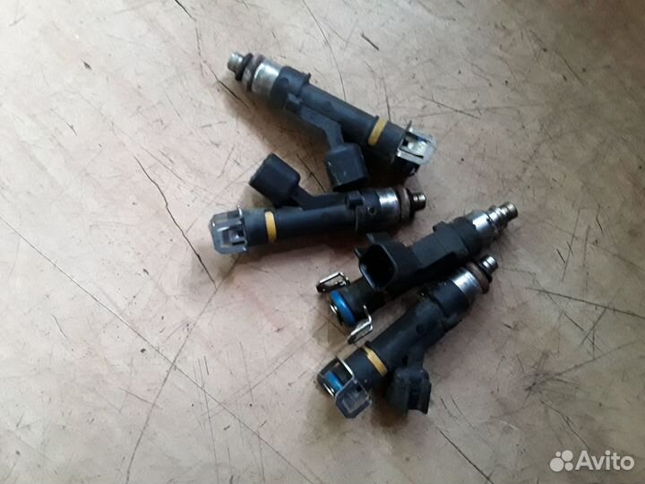 Mazda топливная форсунка 0280158103