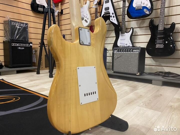 Электрогитара fabio ST200 натуральный цвет