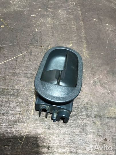 Ручка двери внутренняя задняя левая Mitsubishi