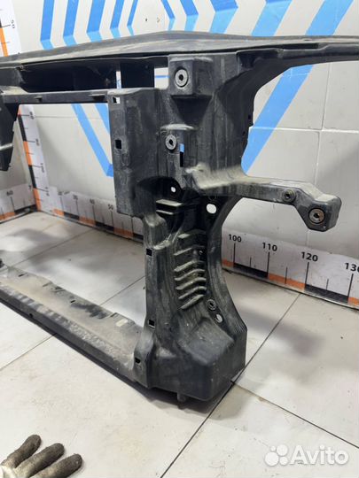 Панель передняя (телевизор) Volkswagen Passat B7