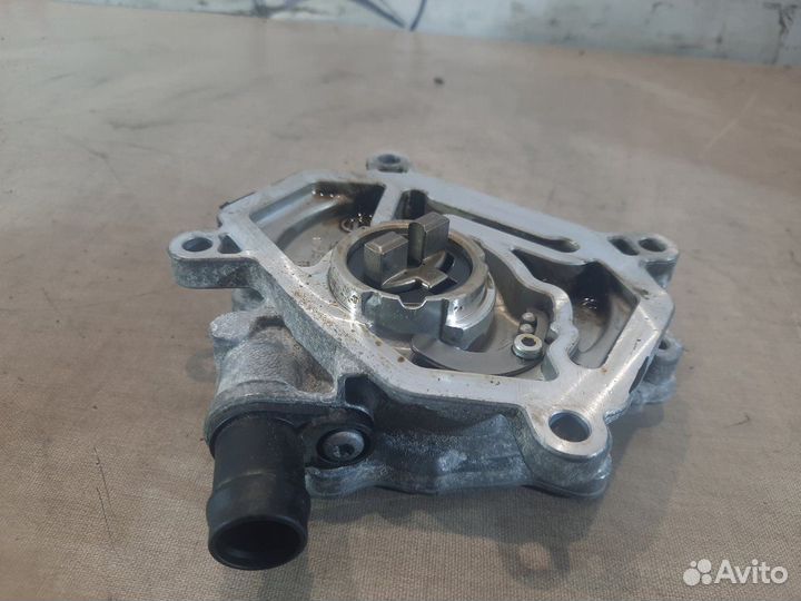 Вакуумный насос тормозов Mercedes Gla180 X156