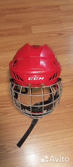 Коньки, шлем, шорты