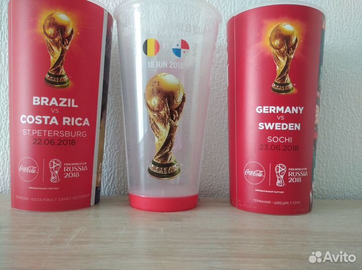 Пластиковые стаканы BUD и Coca Cola