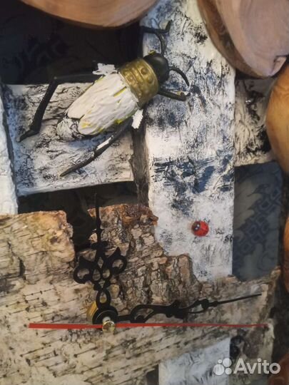 Часы из спила дерева (слива)