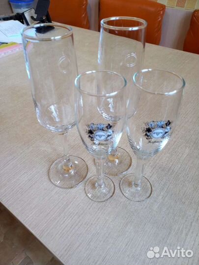 Бокалы под шампанское