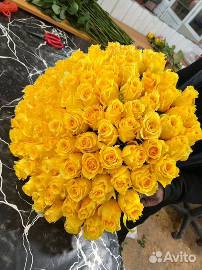 Букет из желтых роз
