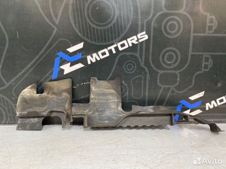 Воздуховод радиатора правый Audi A4 B6 ASN 2004