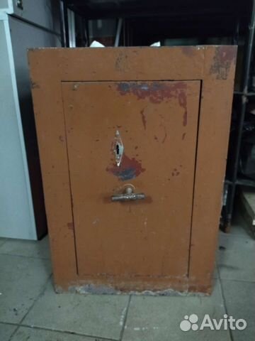 Сейф металлический