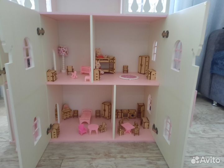 Домик кукольный