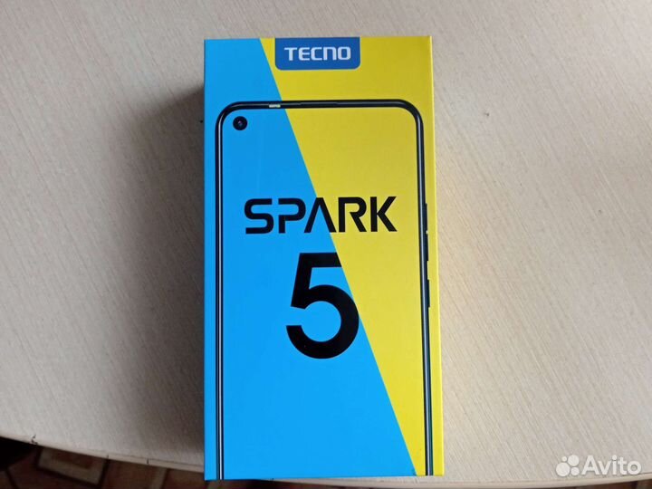 Телефон techno spark5