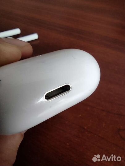 Airpods 2 кейс оригинальный