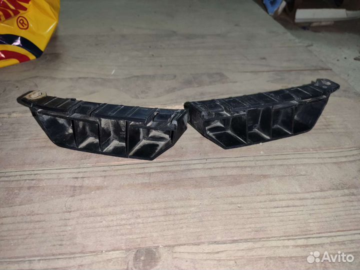 Крепление переднего бампера Honda jazz/fit