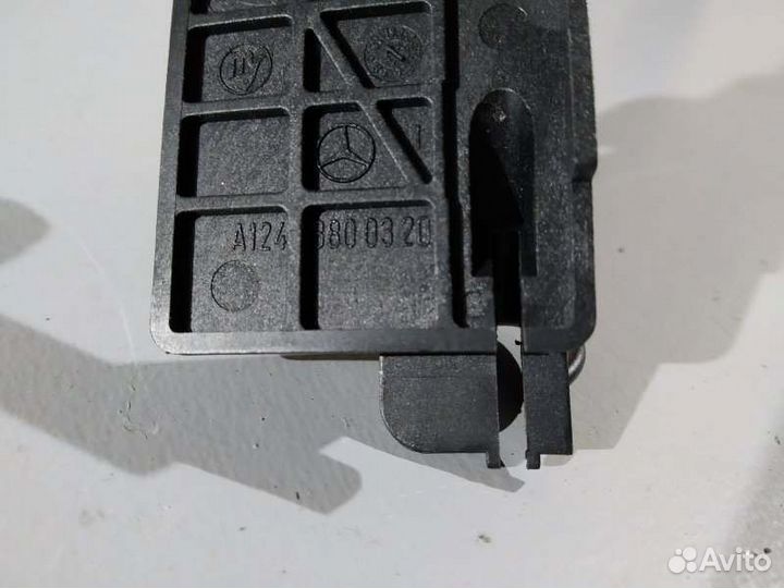 Ручка открывания капота Mercedes C-Class W204